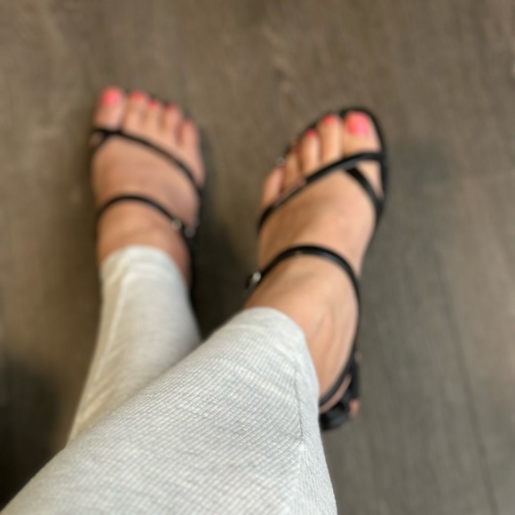 Floral Ipanema Sandals, NWOT, Size US8 - Picture 4 of 4